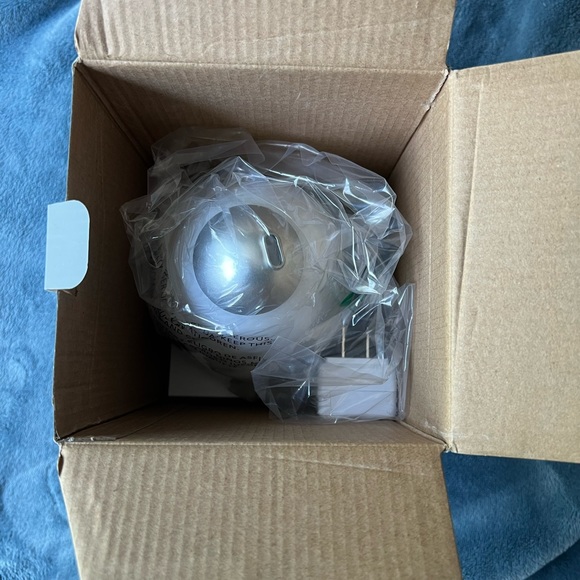 NEW Essential Oil Diffuser with 3 Essential Oils - Picture 7 of 8